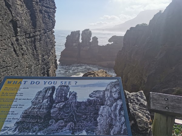 Pancake Rocks and Blowholes Walk 4