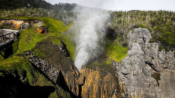 Pancake Rocks and Blowholes Walk 2