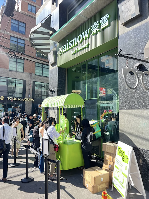 NaiSnow Tea and Bakery Flushing