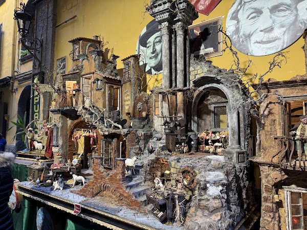 Via San Gregorio Armeno 2