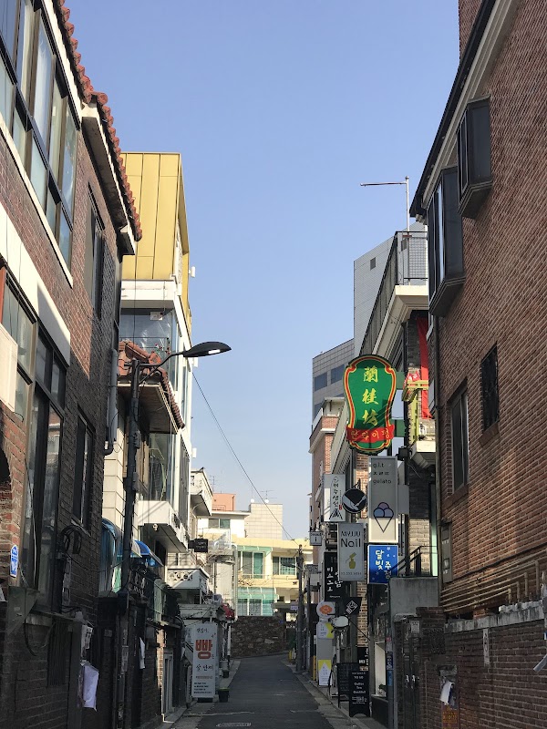 Hongik Univ. Station