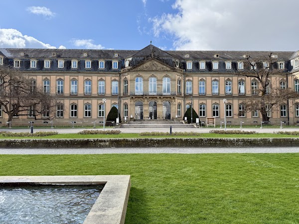 Neues Schloss 5