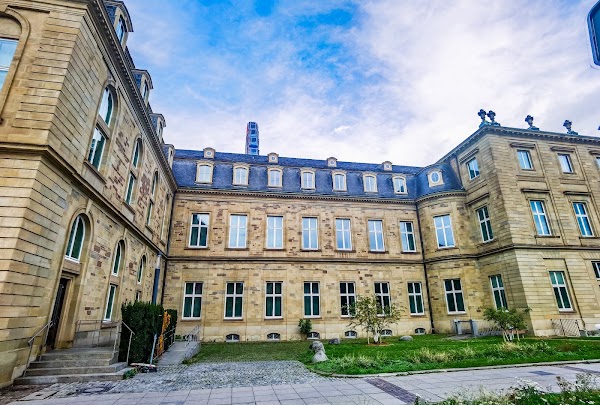 Neues Schloss 3