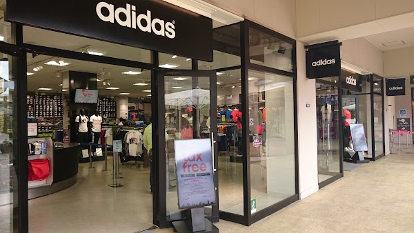 adidas Factory Outlet Kisarazu