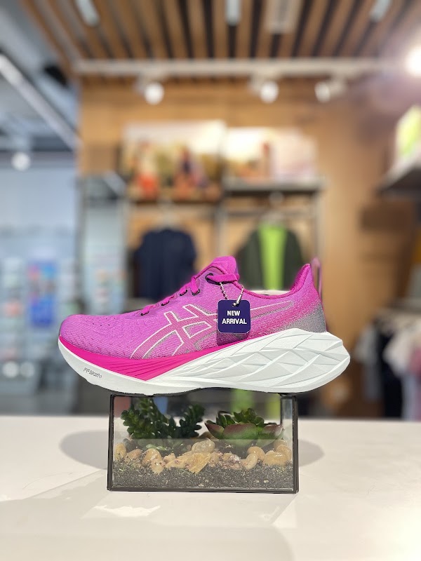 Asics Living World 4