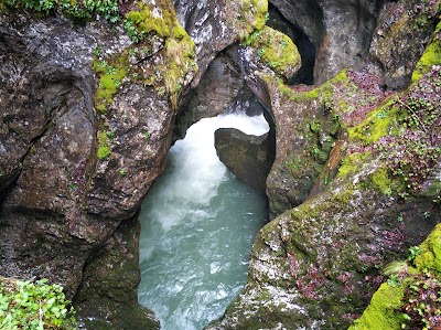 Devil's Throat Cave