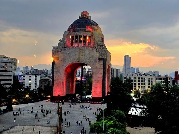 Monument to the Revolution 5