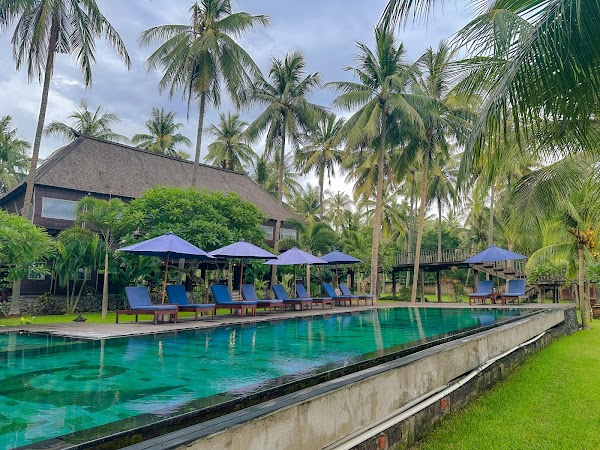 Kayu Kayu Beach Front Restaurant 3