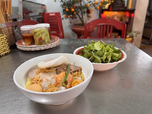 Mì Quảng Ông Hai - Mr. Hai Noodles 2