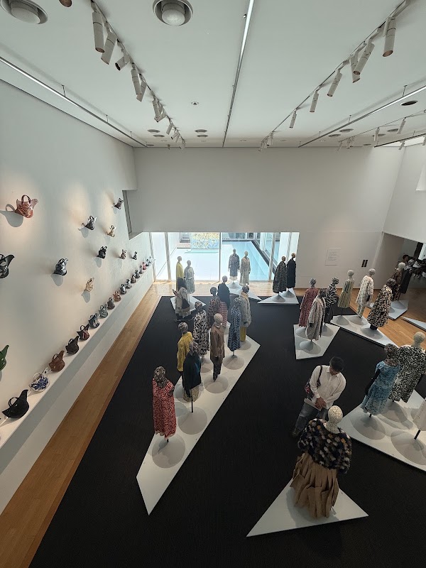 gallery ON THE HILL 5