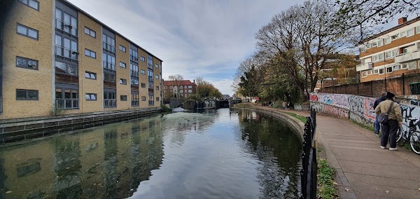 Hackney Central 1