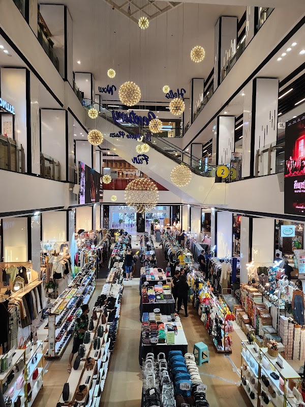 Century The Movie Plaza Sukhumvit 5