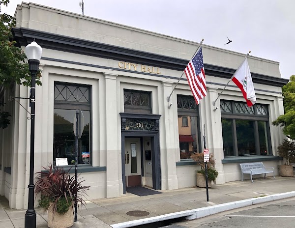 Half Moon Bay City Hall