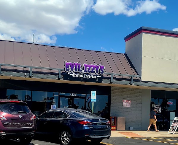 Evil Izzy's Haunted Emporium 1