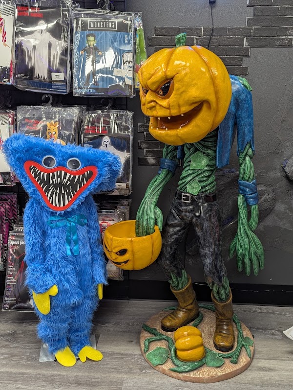 Evil Izzy's Haunted Emporium 4
