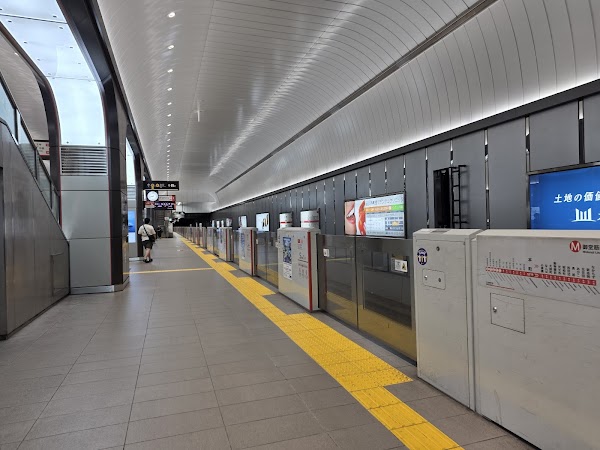 Hommachi Station 5