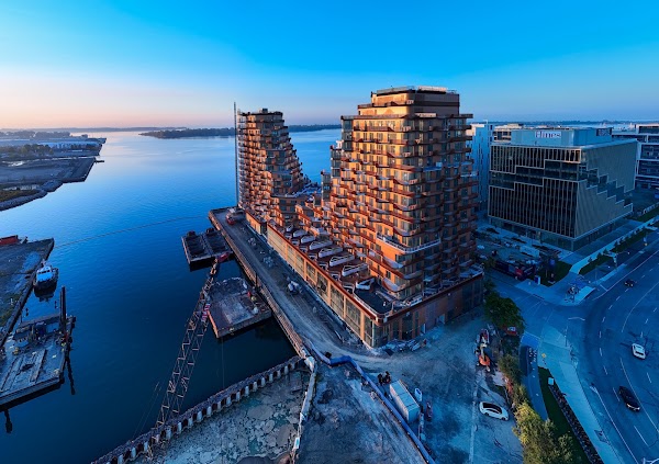Aqualuna Condos 1