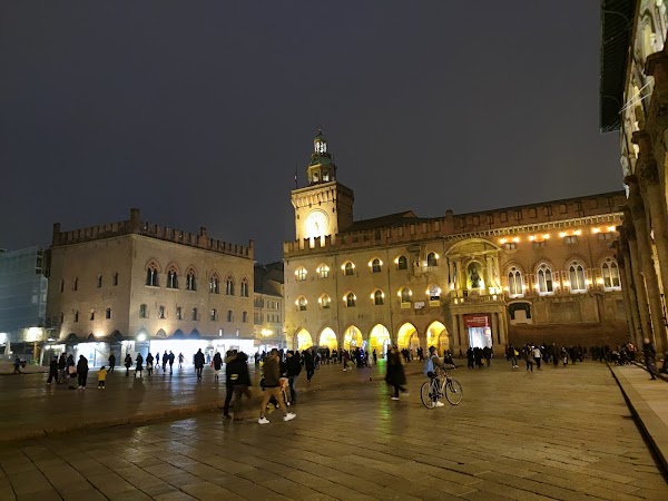 Piazza Maggiore 2