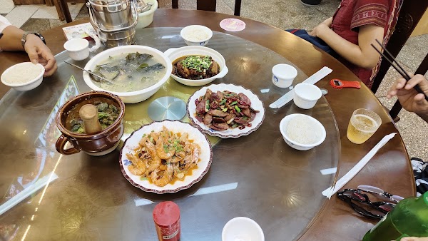Tujia Yuan Restaurant 5