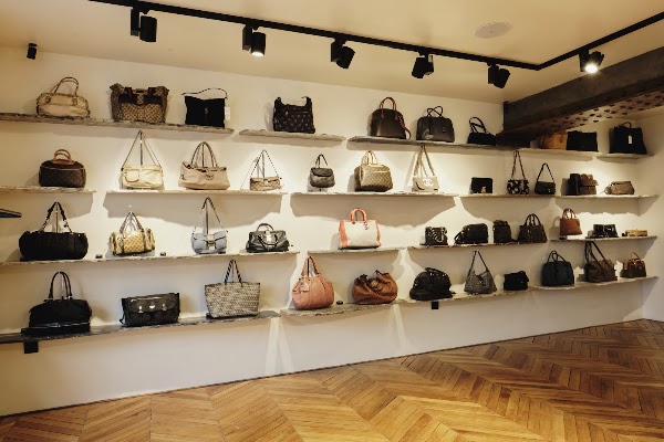 THE ROOM - Vintage Shop 2