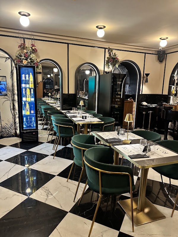 RoYaL Art Cafè 5