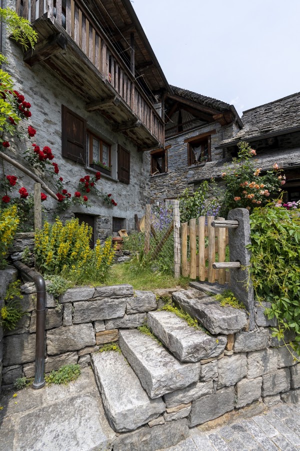 Switzerland 16