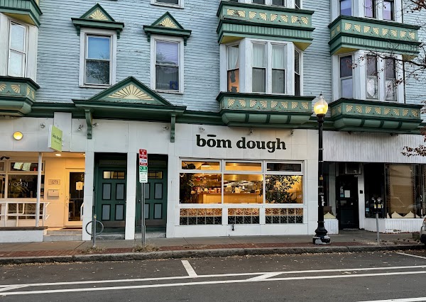 bōm dough cafe - inman square 1