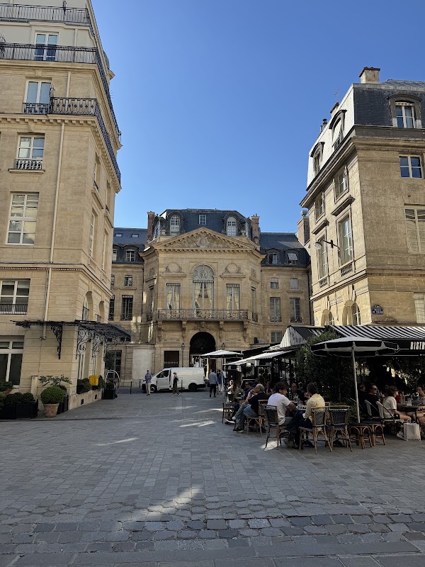 Place de Valois