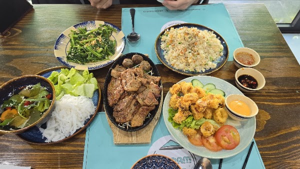 Madam Thảo Grand World Phú Quốc 4
