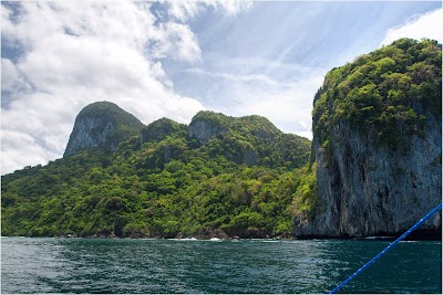 Cadlao Island