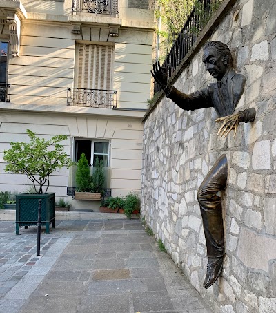 Le Passe-Muraille
