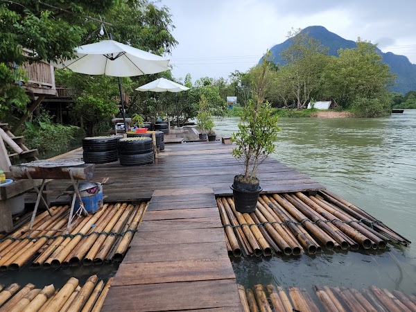 ລີສອດ ນໍ້າສາມສາຍເມືອງເຟືອງ Three Rivers Resort Meuang Feuang