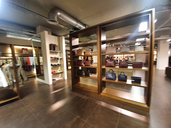 Burberry Outlet