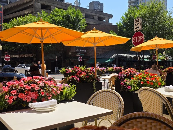 Gibsons Bar & Steakhouse 5