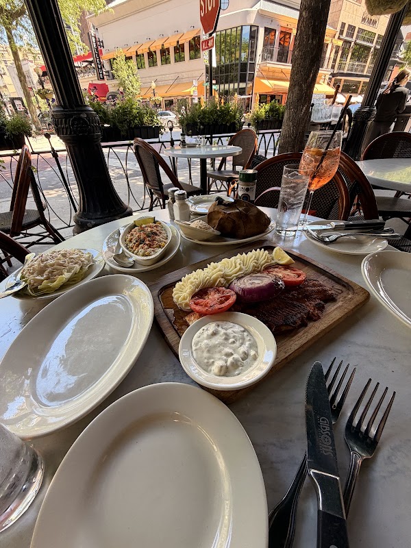 Gibsons Bar & Steakhouse 3
