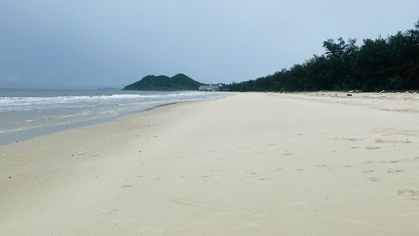 Bãi tắm Quan Lạn