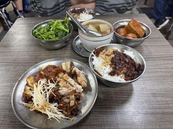 矮仔財滷肉飯 4