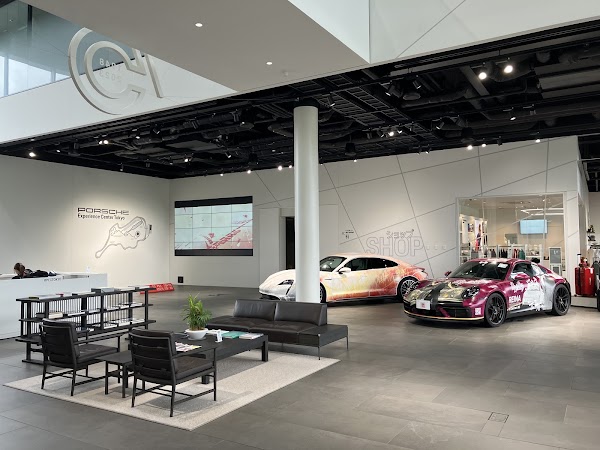 Porsche Experience Center Tokyo 2
