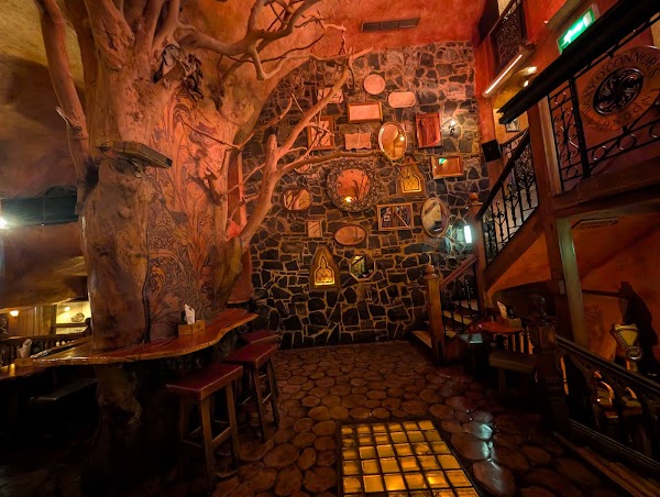 Waxy O'Connor's London 4