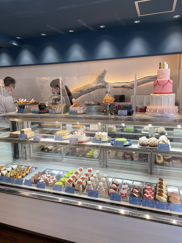 PATISSERIE etonne 4