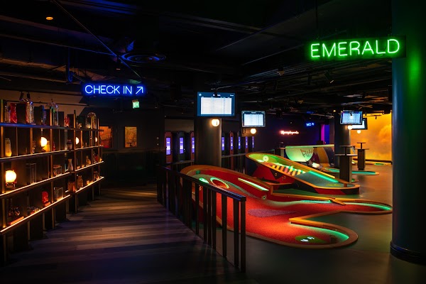 Puttshack Bank 1