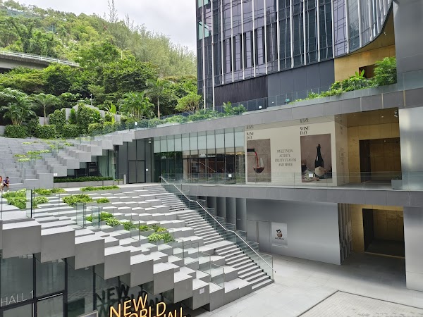 83 King Lam St