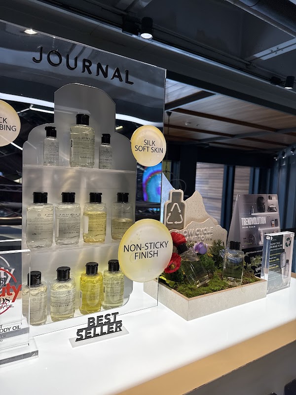 JOURNAL - SIAM CENTER 1