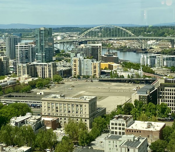 Portland City Grill 3