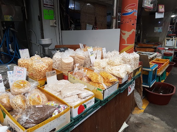 Choryang Traditional Market 3
