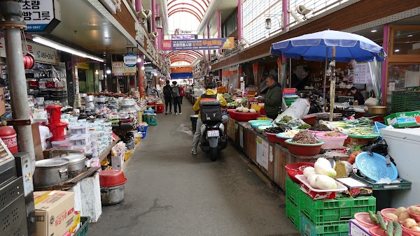 Choryang Traditional Market 2