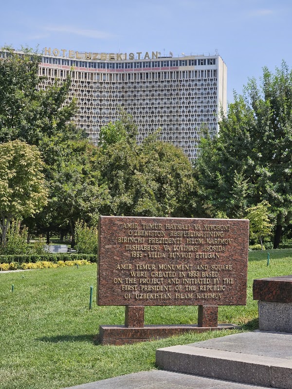 Amir Temur Square 5