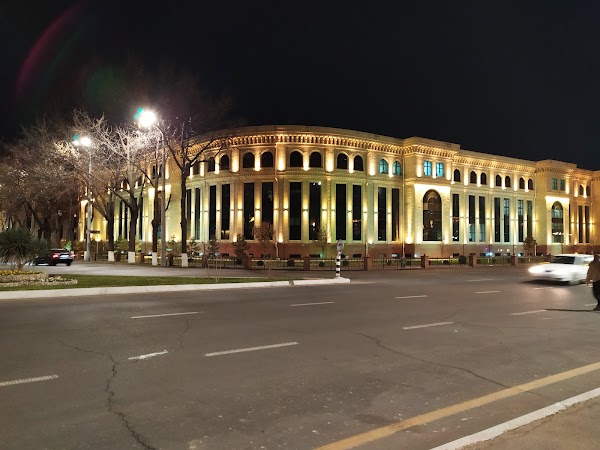 Amir Temur Square 3