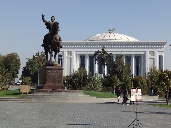 Amir Temur Square 2