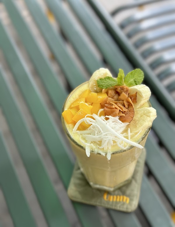 Ùmm Banh Mi & Cafe 5